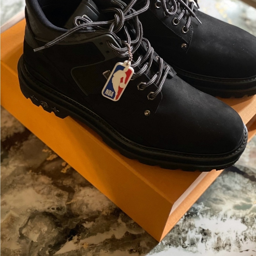 Louis Vuitton Black Rugged Boots with Chunky Sole - Picture 9 of 16